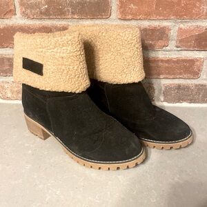 Black suede SZ 9 heeled slip on boot with 4” tan fleece cuff.